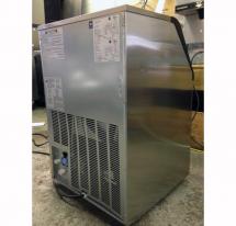 110 lbs Ice Machine with Storage
